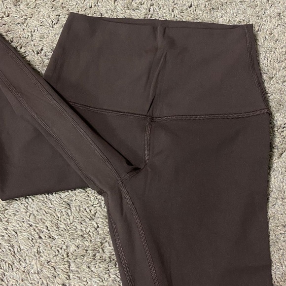 Lululemon aligns espresso brown - Picture 3 of 4